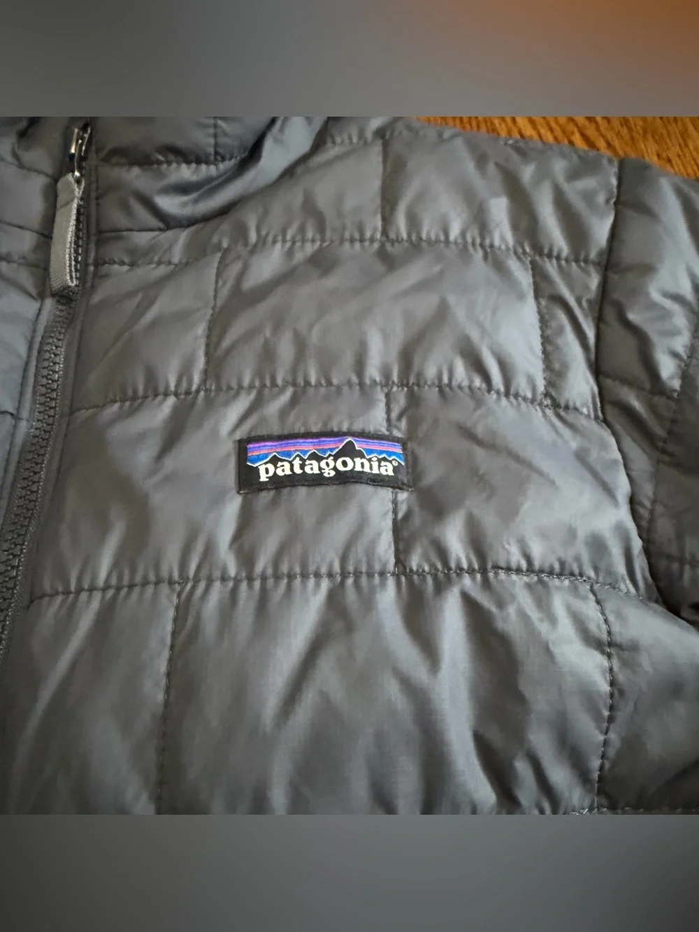 Patagonia Boys Dark Gray Quilted Down Jacket Size Large
